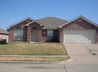1117 Greenview Ln, Kennedale, TX 76060