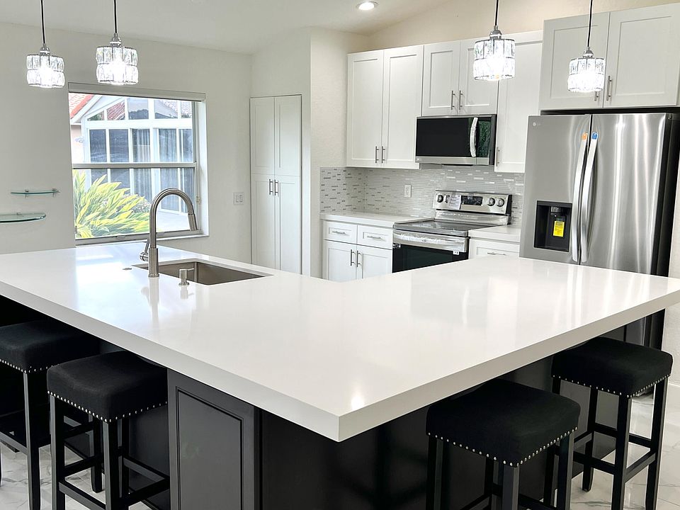 1st image of 7207 Louisiane Court