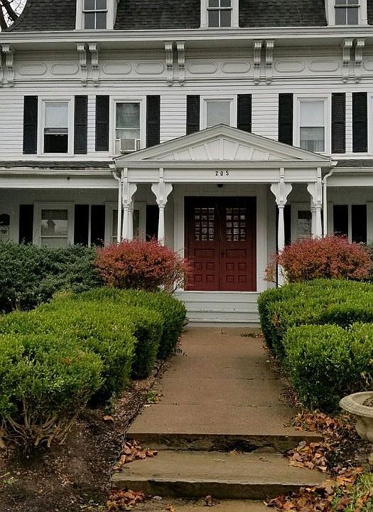 1st image of 205 Mentor Ave