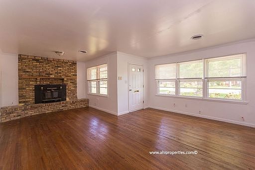 4th image of 2110 Mona Lisa Dr