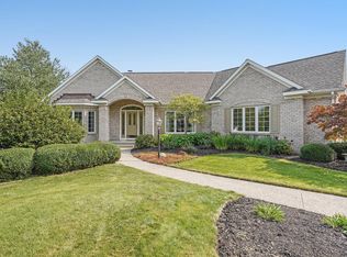 1564 Falconcrest Dr NE, Grand Rapids, MI 49525