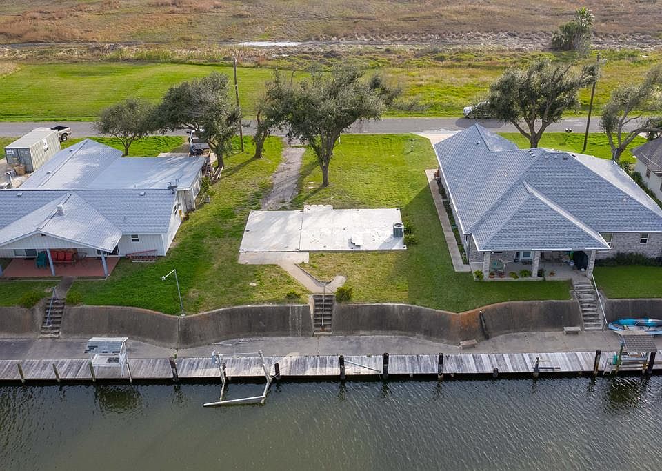 1st image of 126 Palm Dr