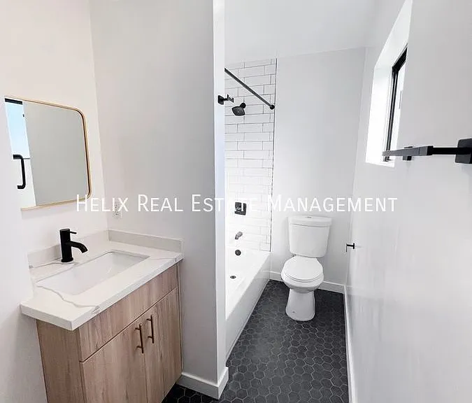 523 E Live Oak Ave #C — Photo 8