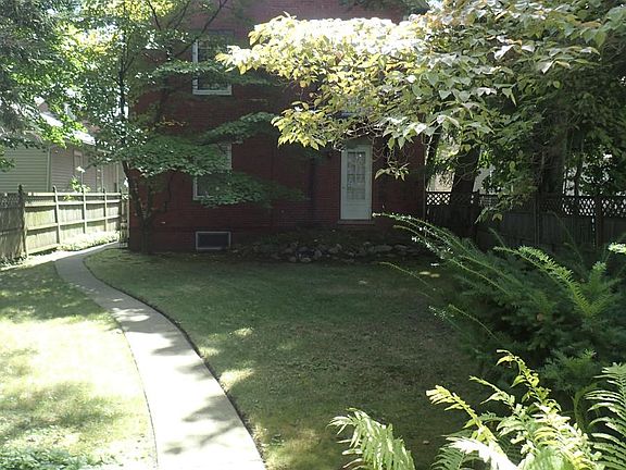 3rd image of 1020 W 6th St #3