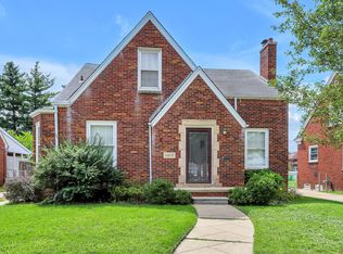 15570 Deerfield Ave, Eastpointe, MI 48021