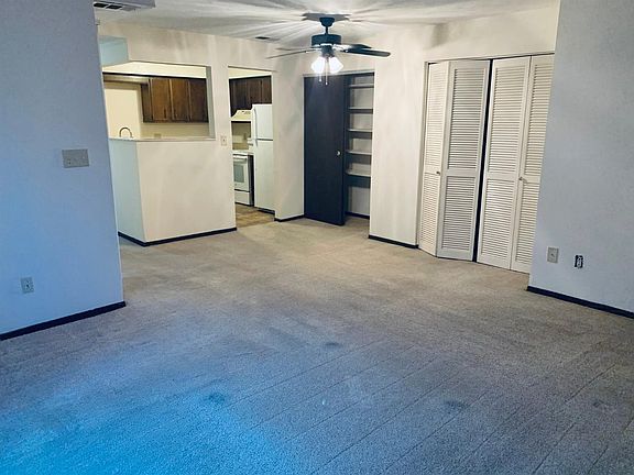 5th image of 451 Westwood Dr APT 4B