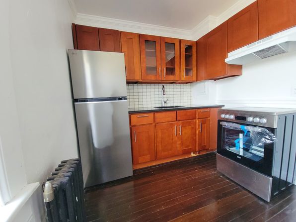 207 Post Ave FLOOR 2