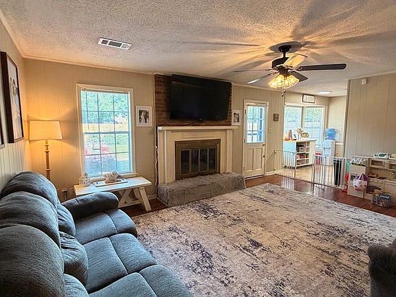 2nd image of 2740 Devonshire Pl