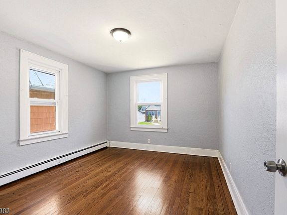 5th image of 712 Sheridan Ave