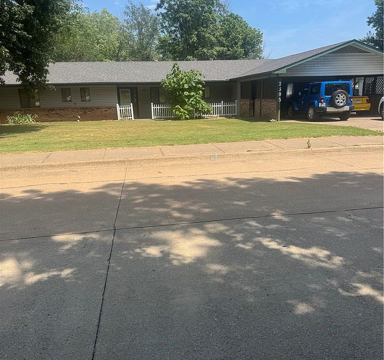 1st image of 2505 S Elm St