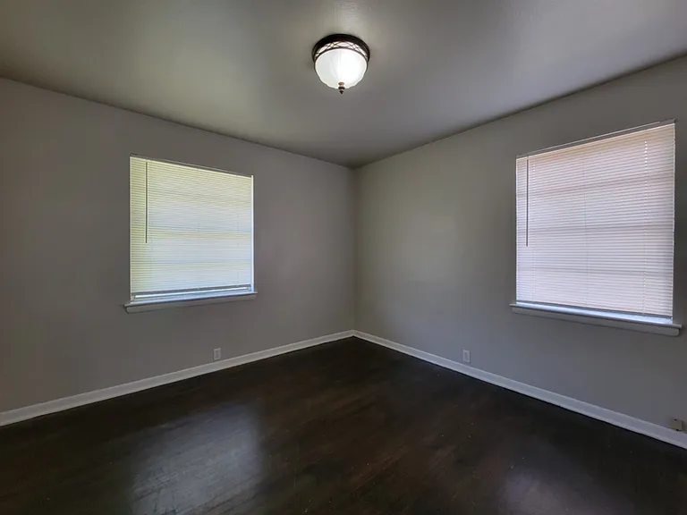 1220 Lewis Dr — Photo 7