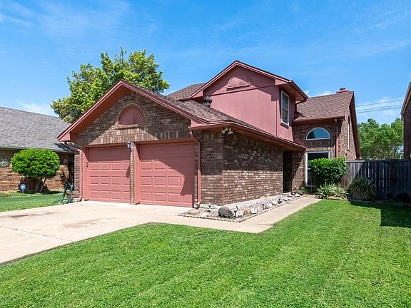 2nd image of 3817 Suffolk Ln