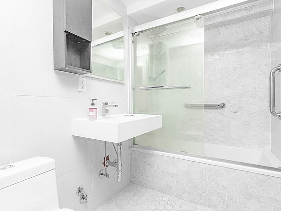 5th image of 601 Saint Marks Ave #22
