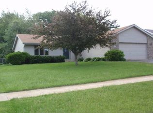 3727 Calderwood Dr, Rockford, IL 61114