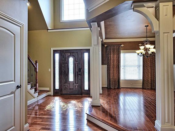 2nd image of 2315 Julianne Cir
