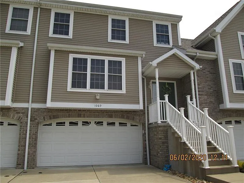 1069 Waterford Ct E photo 1
