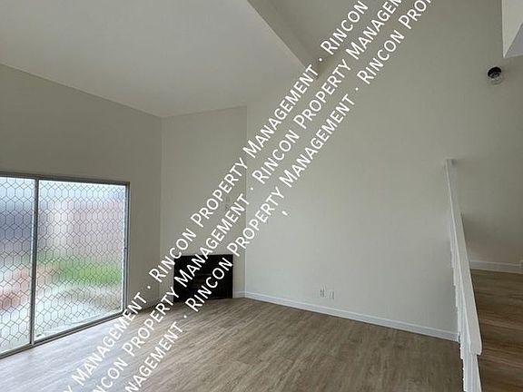 3rd image of 489 Harbor Lights Ln