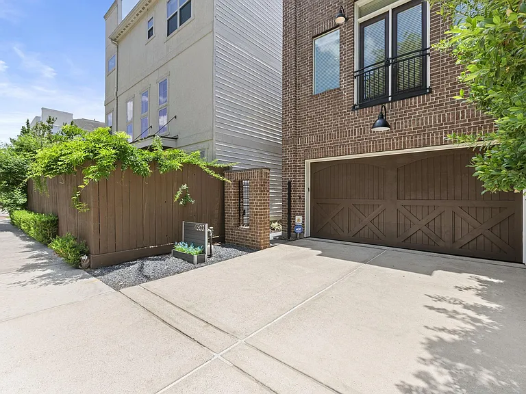 4503 Floyd St — Photo 4
