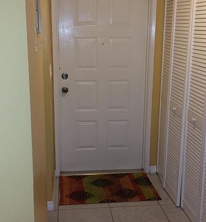 4th image of 891 Twin Lakes Dr #1