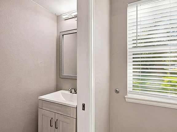 4th image of 2955 W Stuart St APT 3