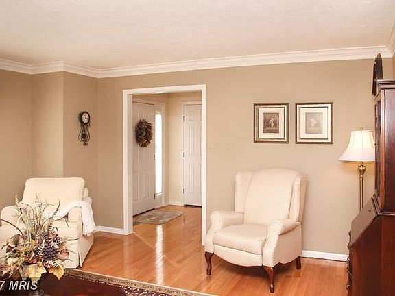 5th image of 406 Wispy Willow Ct