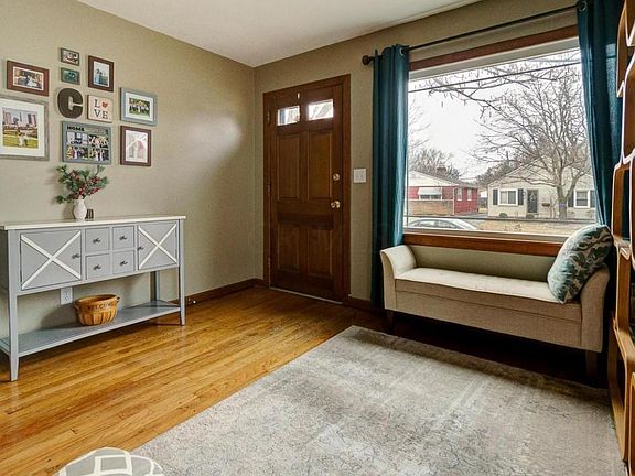 4th image of 339 E Lincoln Ave