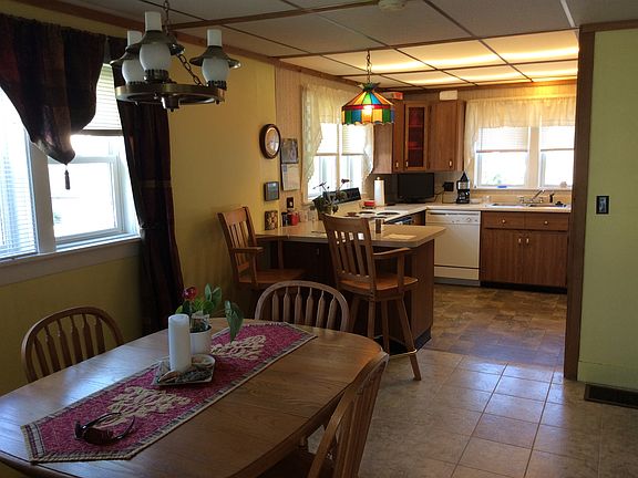 3rd image of 42 S Benzie Blvd