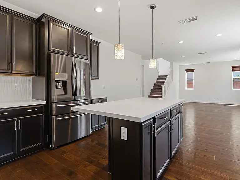 520 E Albertina Ave — Photo 16