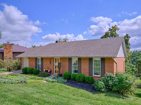 3rd image of 53 Keeneland Dr