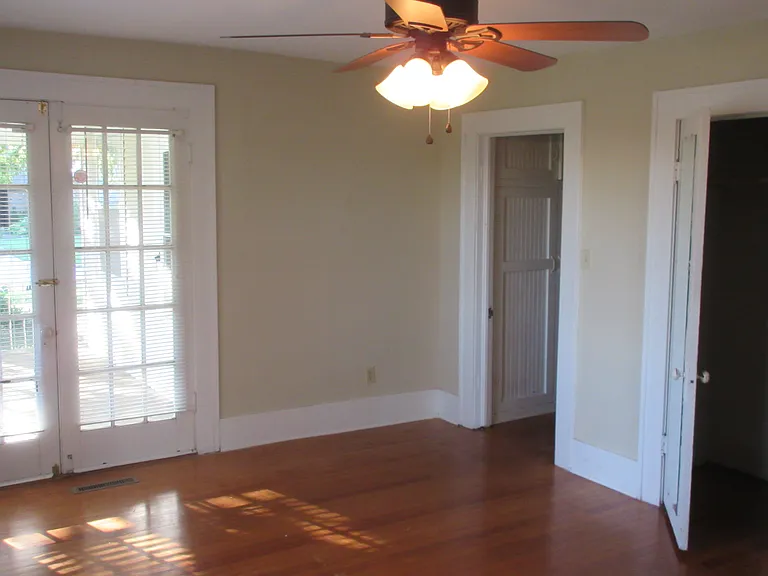 2336 E Cherry St — Photo 4