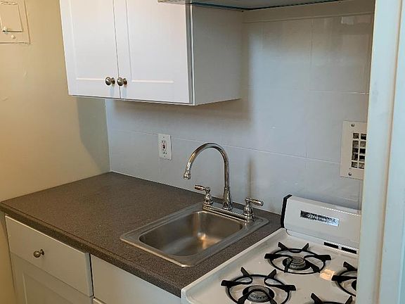 5th image of 1121 Arlington Blvd APT 715