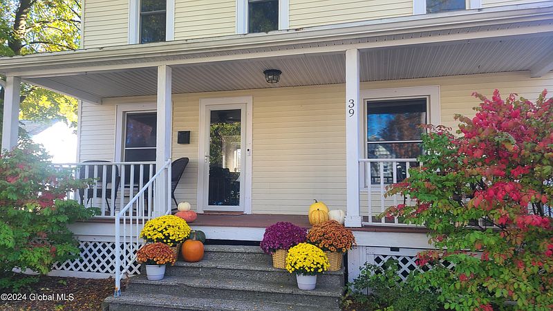 3rd image of 39 Hunter Street