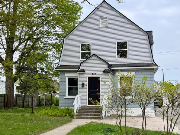 537 W Main St, Fennville, MI 49408
