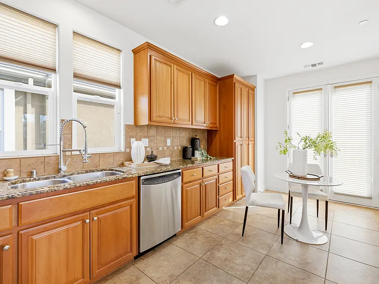 3553 Meyer Pl — Photo 6