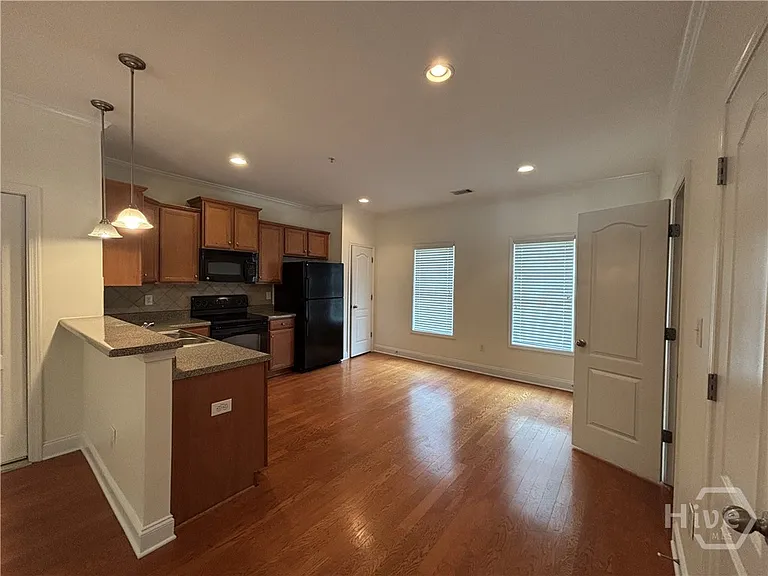 409 Whitehall Rd — Photo 5