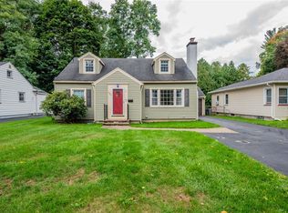 506 Beechwood Dr, East Rochester, NY 14445