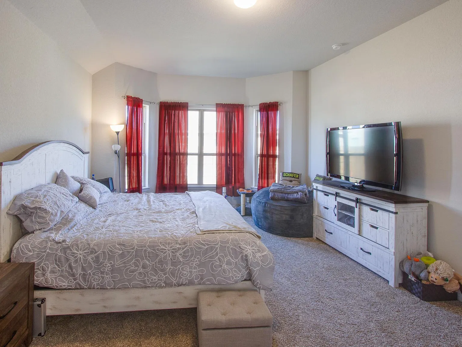 4 bed, 2125 sqft, $2,200 — Photo 4