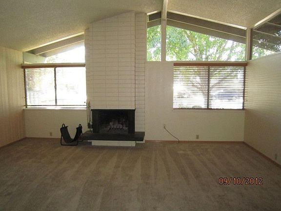 3rd image of 3021 Catalina Dr