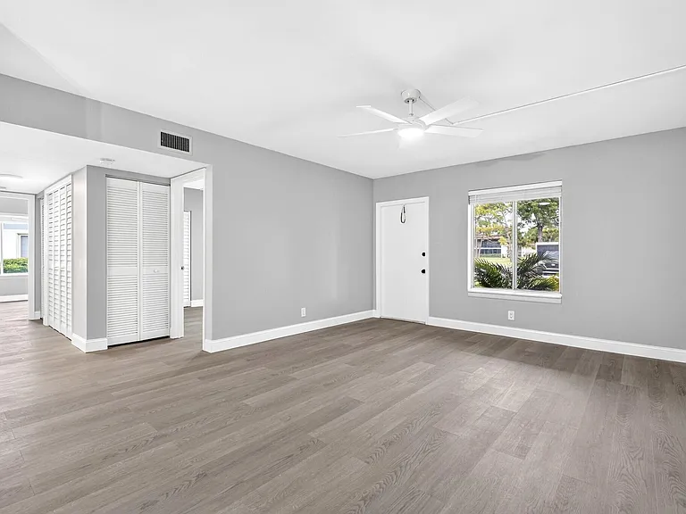 6495 Chasewood Dr #B — Photo 3