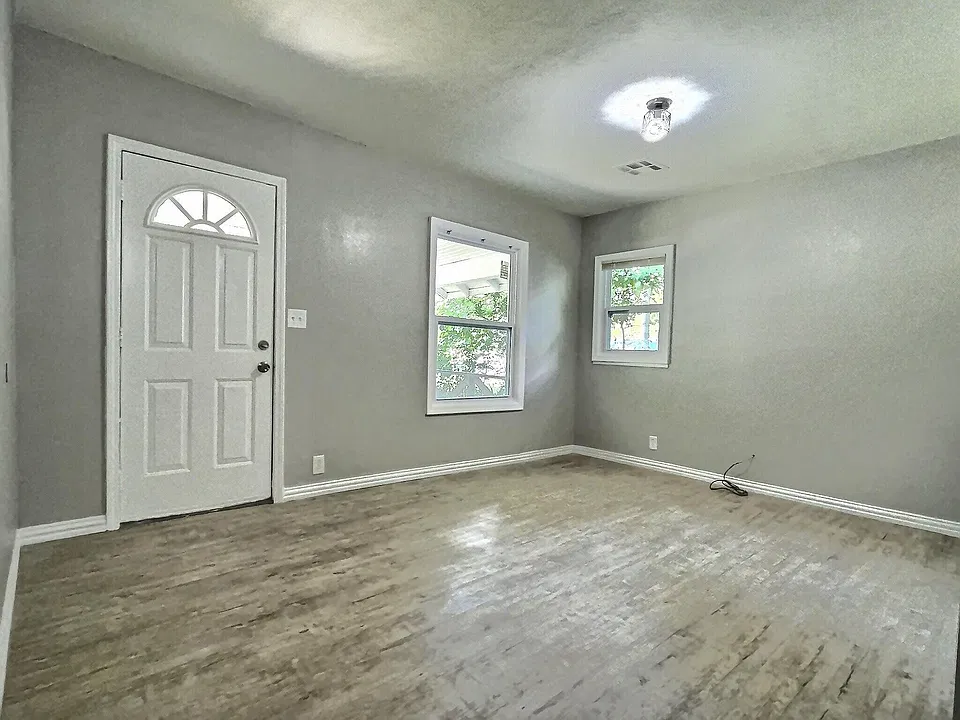 53 N Xanthus Ave