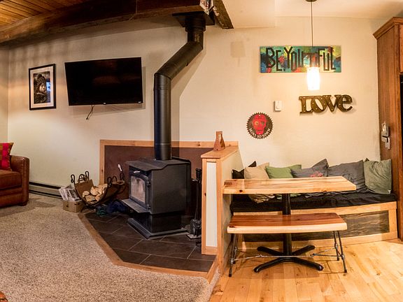 3rd image of 1360 Sky View Ln Unit 1