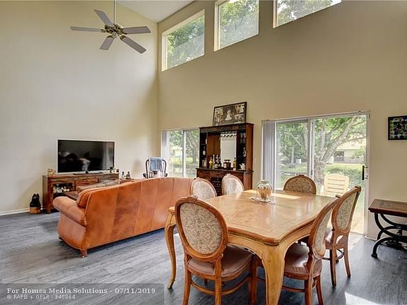 5th image of 11245 Lakeview Dr