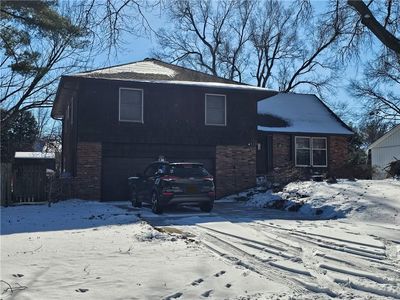 8101 W 98th St, Overland Park, KS, 66212