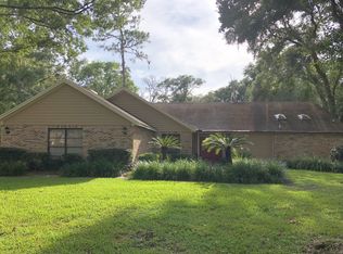 17510 Drake Ct, Lutz, FL 33559