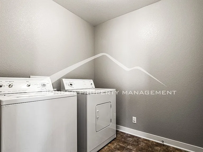 8485 Redpoint Way — Photo 16