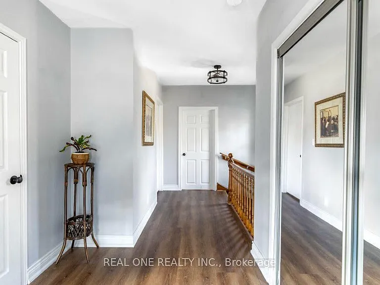 118 Queen St S #2 — Photo 2