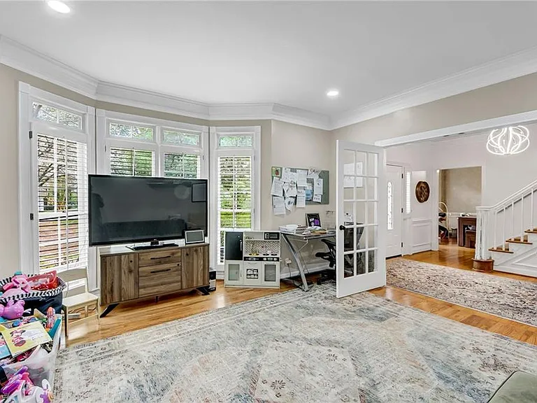 2710 Abbottswell Dr — Photo 5