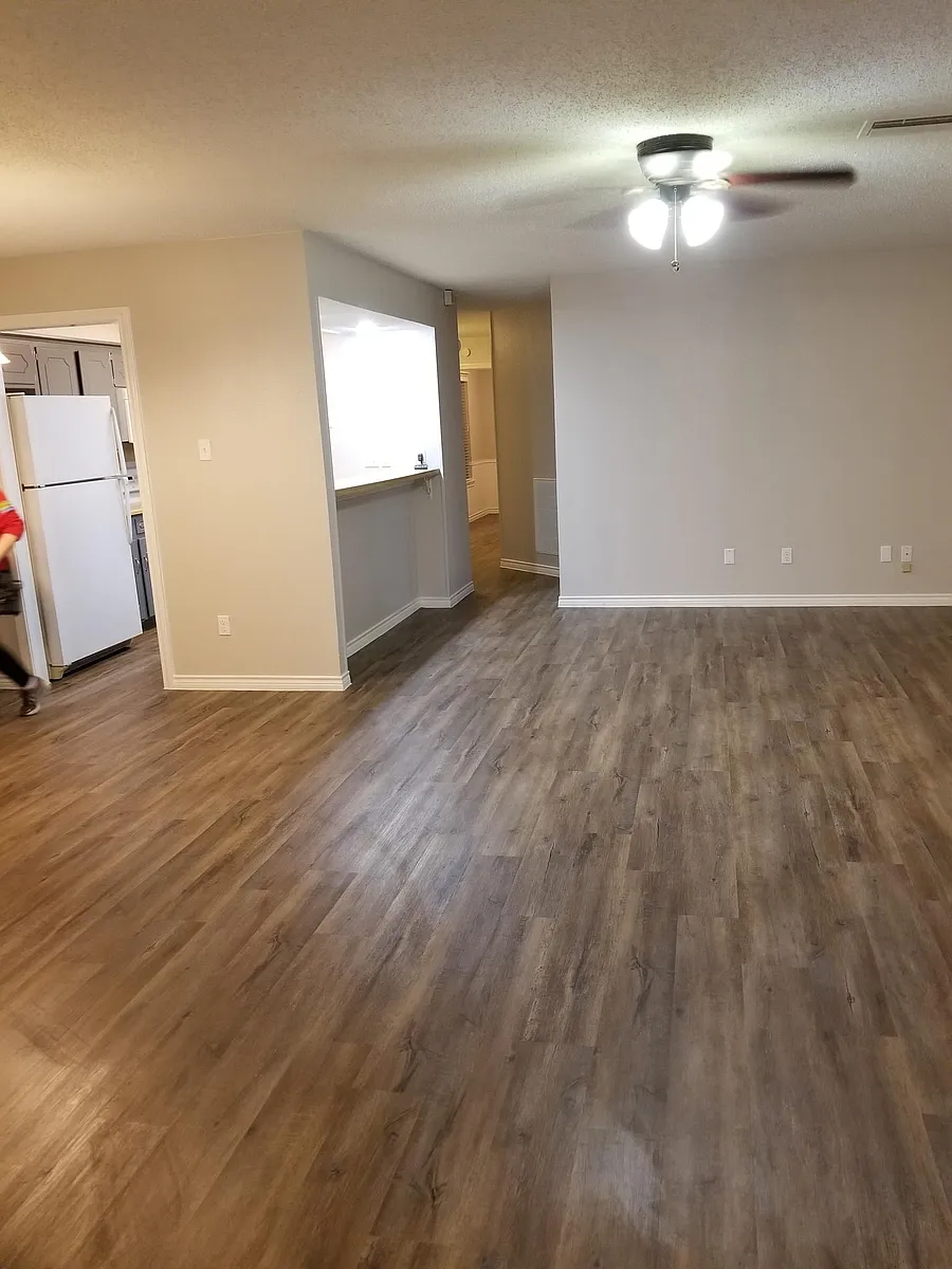 Building Photo - 807 Saint Paul Ct