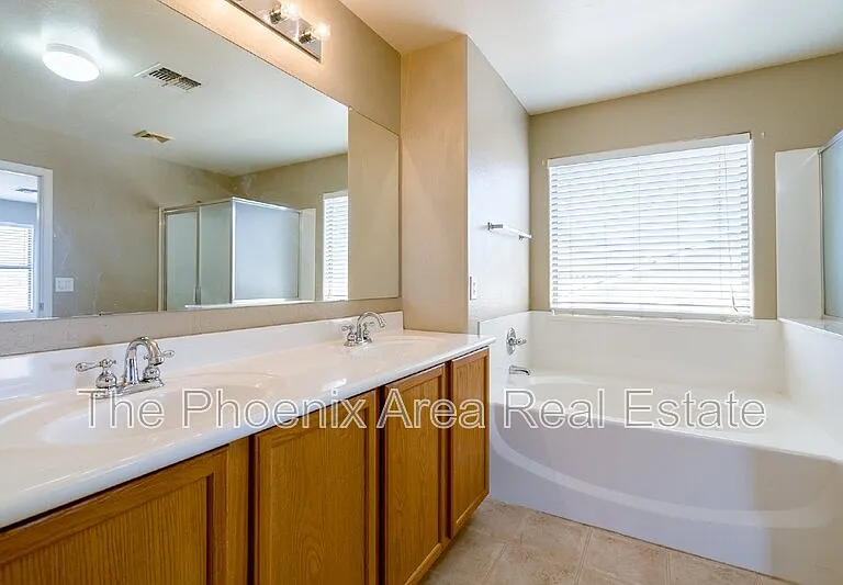 45992 W Dutchman Dr — Photo 36
