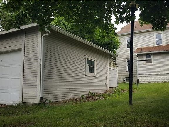 One car garage or park on the street